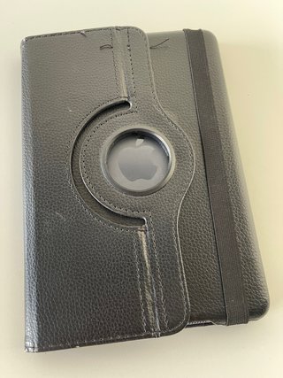 iPad mini A1455 con funda negra