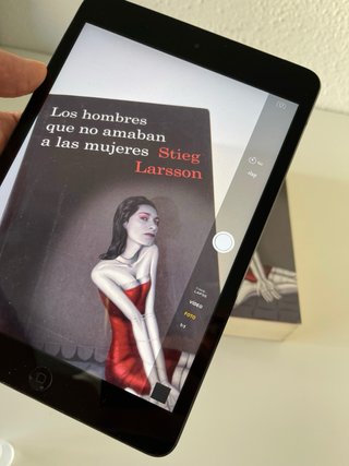 iPad mini A1455 con funda negra