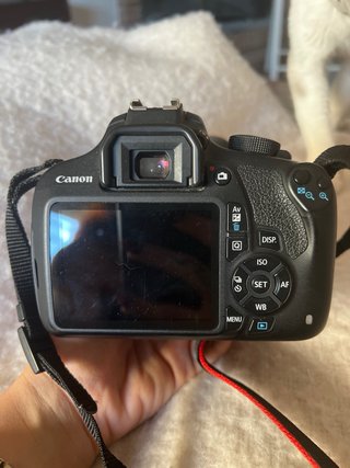Canon EOS 1200D + Objetivo 18-55mm + Cargador