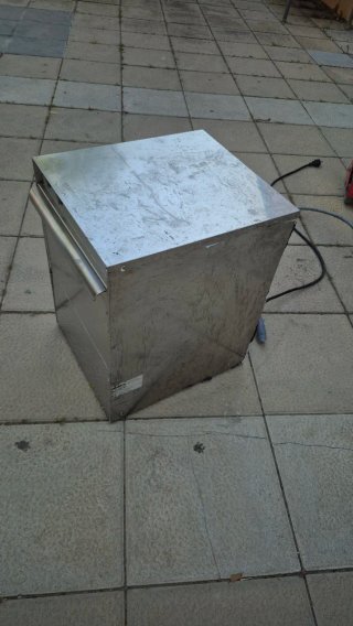 Lavavajillas industrial con cesta