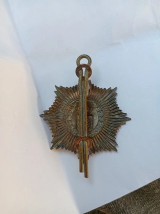 Broche Países Bajos Dorado. Escucho ofertas