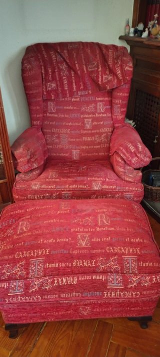 Divano con pouf coordinato