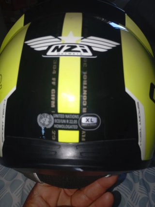 Casco Integral NZI Amarillo y Negro