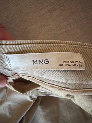 Pantalón de vestir beige hombre