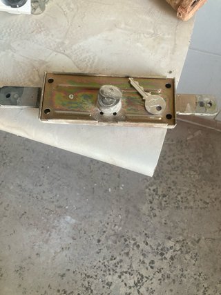 Cerradura persiana negocio con 2 llaves