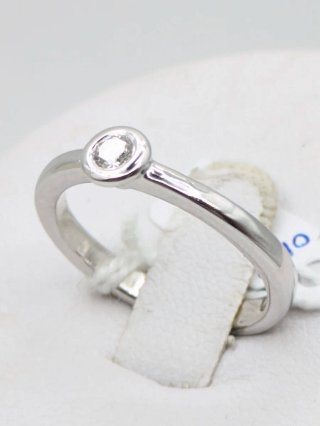 Anillo Oro 18k con Diamante