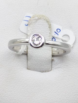 Anillo Oro 18k con Diamante
