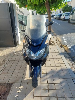 Yamaha Majesty 400 Negra