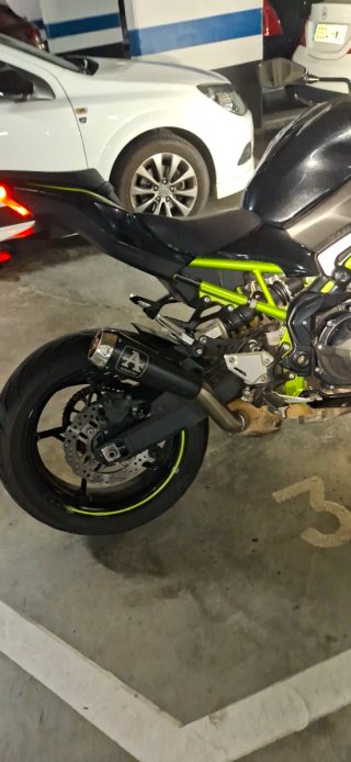 Escape Arrow Kawasaki Z900