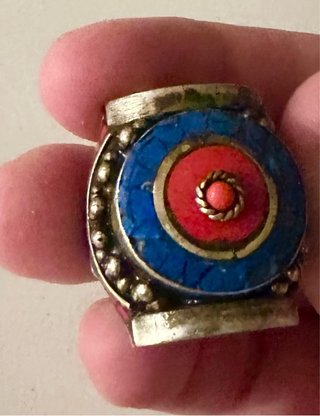 Anillo étnico tibetano mosaico turquesa y coral