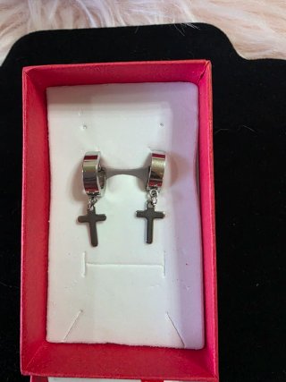 Pendientes de plata con cruz