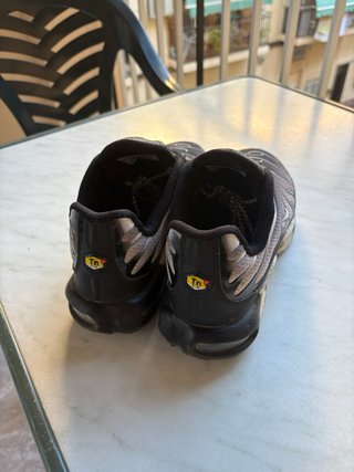 Nike TN Air Max Plus negras/grises talla 43