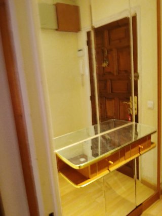 Mueble recibidor madera y cristal
