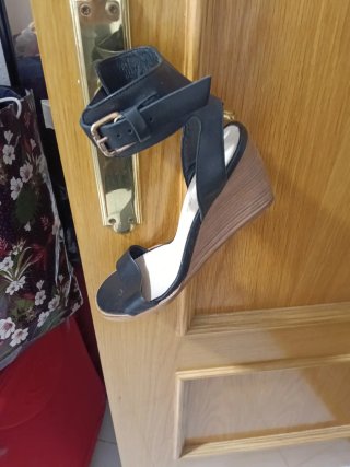 Sandalias de piel negras