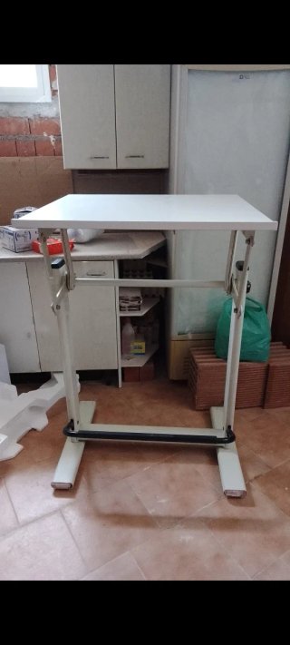 Mesa de dibujo técnico ajustable
