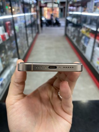 iPhone 16 Pro 128GB Desierto Titanio