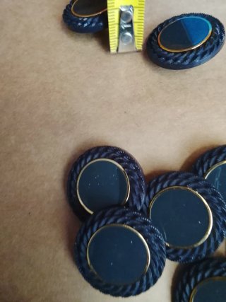 Botones vintage azules con borde dorado