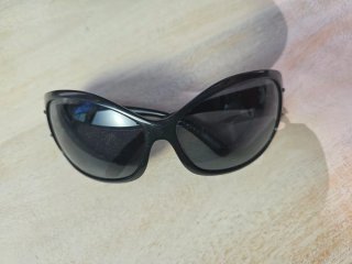 Gafas de sol Prada negras vintage auténticas