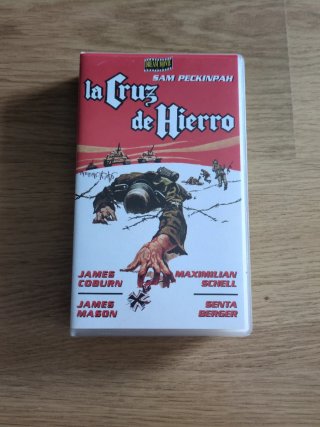 2 Películas VHS Bélicas: Un Puente Lejano y La Cru