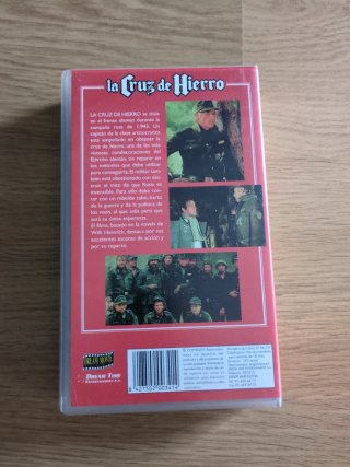 2 Películas VHS Bélicas: Un Puente Lejano y La Cru