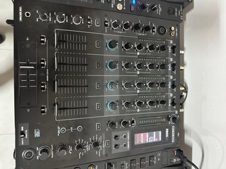 Mesa DJ Reloop RMX60 Negra