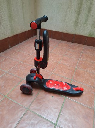 Patinete 3 Ruedas con Asiento y Luces