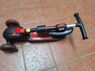 Patinete 3 Ruedas con Asiento y Luces