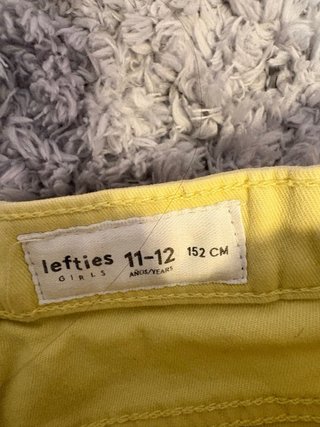 Pantalón corto vaquero amarillo del lefties