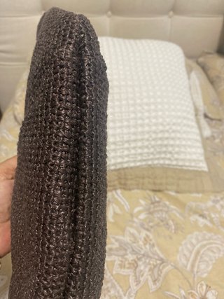Bolso de mano marrón chocolate tejido