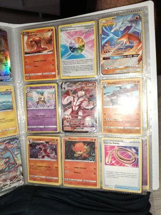 Colección Cartas Pokémon V, VMAX y Entrenador