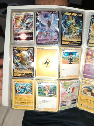 Colección Cartas Pokémon V, VMAX y Entrenador