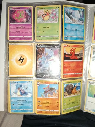 Colección Cartas Pokémon V, VMAX y Entrenador