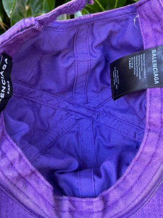 Gorra Balenciaga Lila estado maravilloso