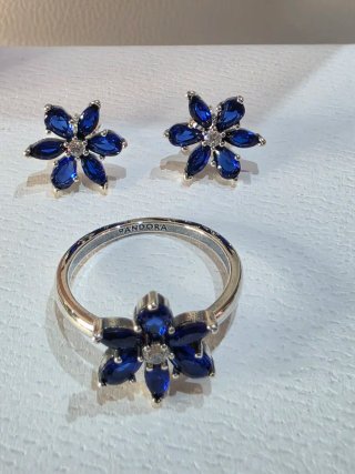 Conjunto Pandora Anillo y Pendientes Flor Azul