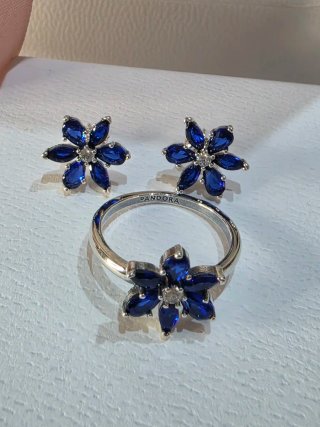 Conjunto Pandora Anillo y Pendientes Flor Azul