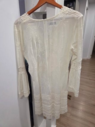 Vestido blanco estilo ibicenco