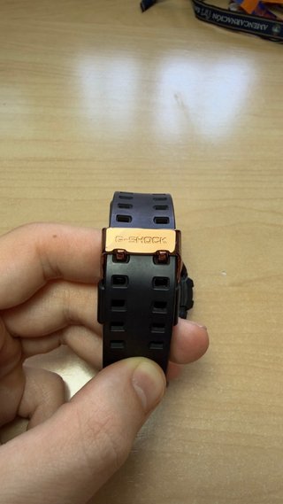 Casio G-Shock GA-700 Negro/Dorado