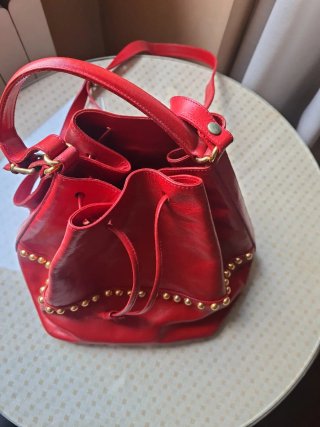 Borsa Furla rossa con borchie dorate