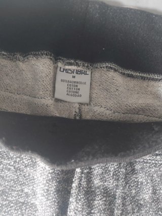 Pantalón unisex gris y negro