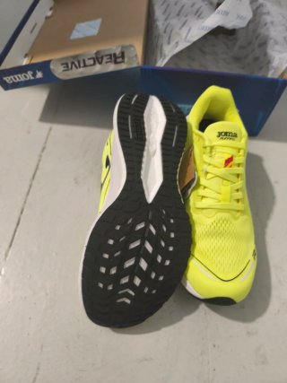 Zapatillas Joma R-2000 Amarillas 41 A estrenar