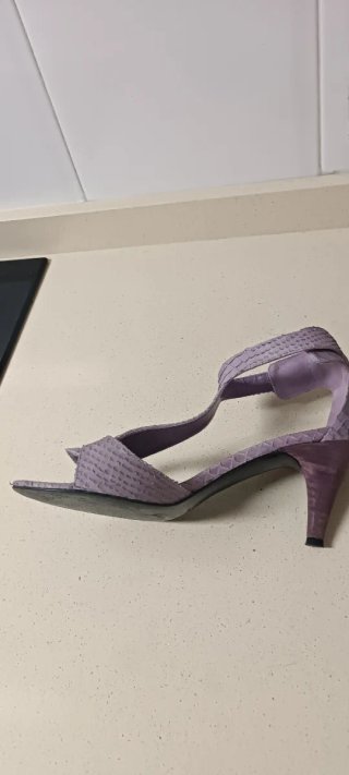 Sandalias de tacón moradas