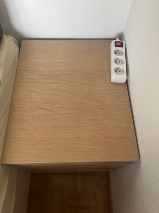 Mesita de noche Ikea madera