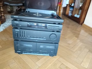 Equipo de música Philips con tocadiscos