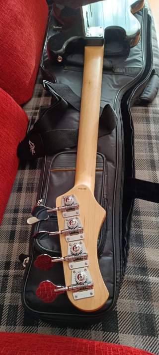 Bajo Eléctrico 4 Cuerdas.