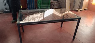 Mesa de jardín cristal y metal