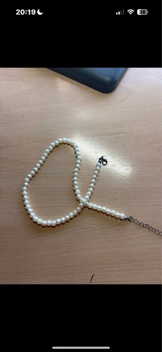 Collar de perlas plateado