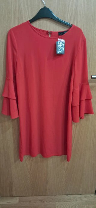 Vestido rojo manga volante