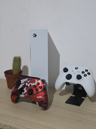 Xbox Series S Blanca + 2 Mandos