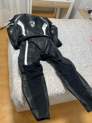 Mono de moto Bela