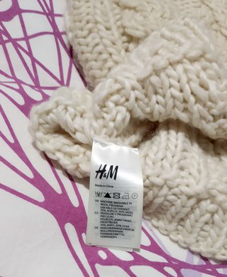 Conjunto H&M Gorro y Cuello Tejido
